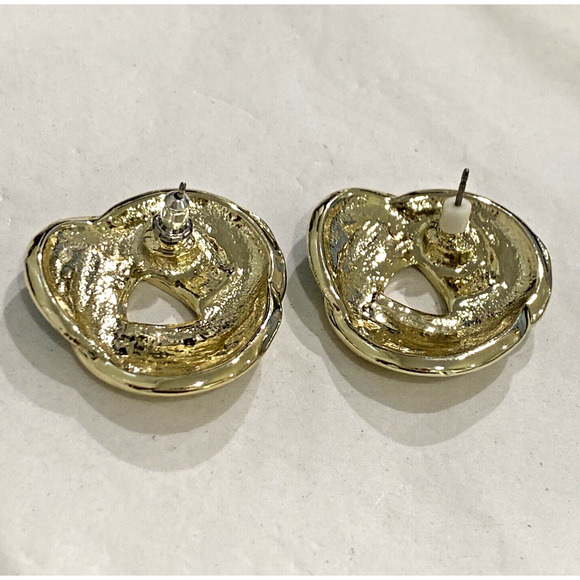 Vintage Pierced Earrings Goldtone Celtic Knot with Green Blue & Cream Enamel - Picture 4 of 6